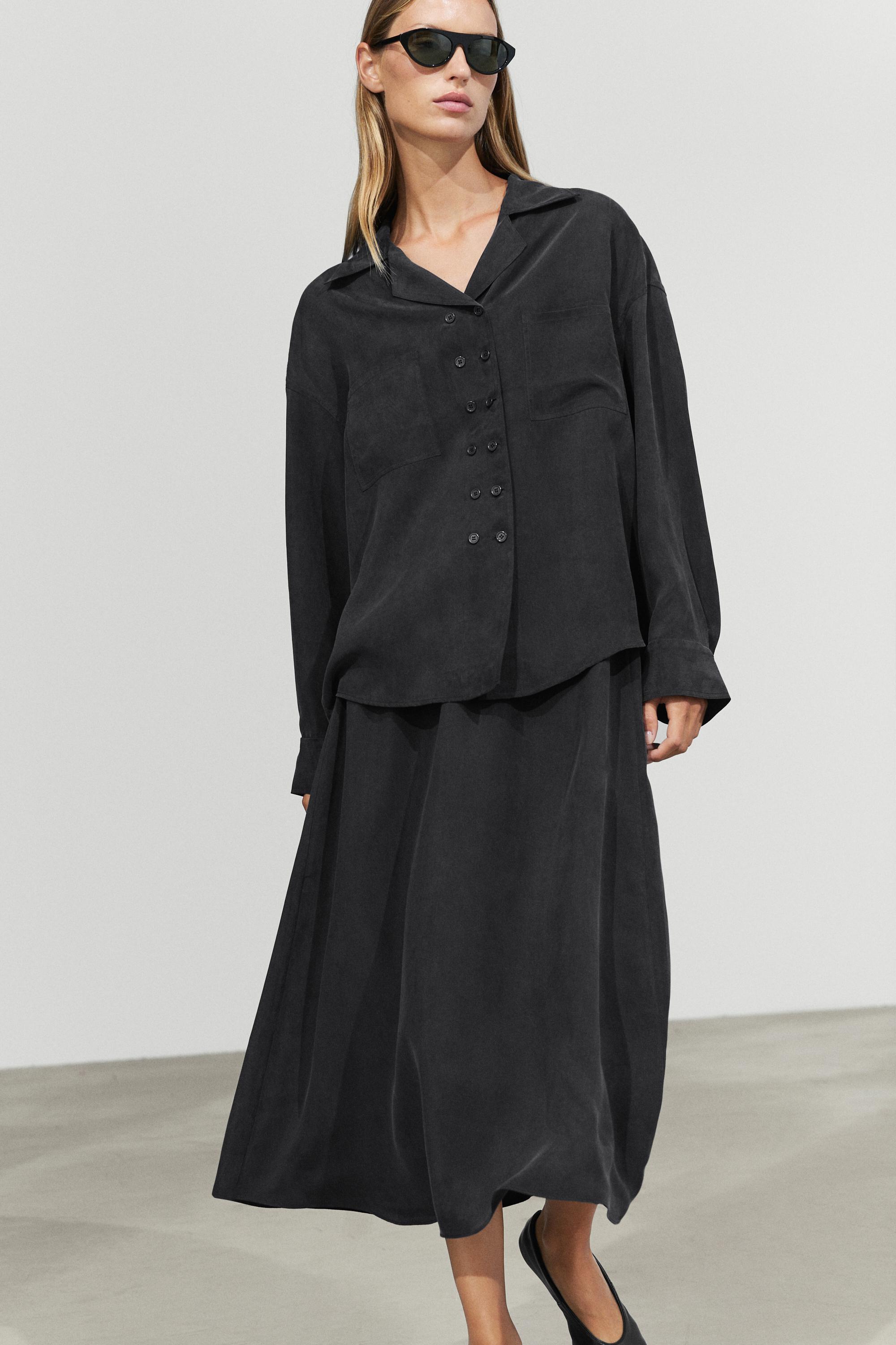 Voluminous midi skirt